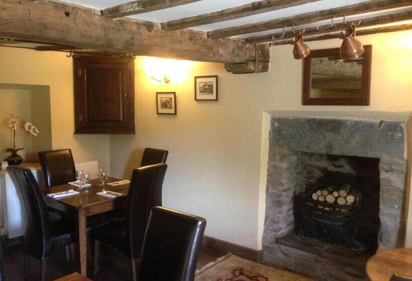 فندق صغير Brigands Inn