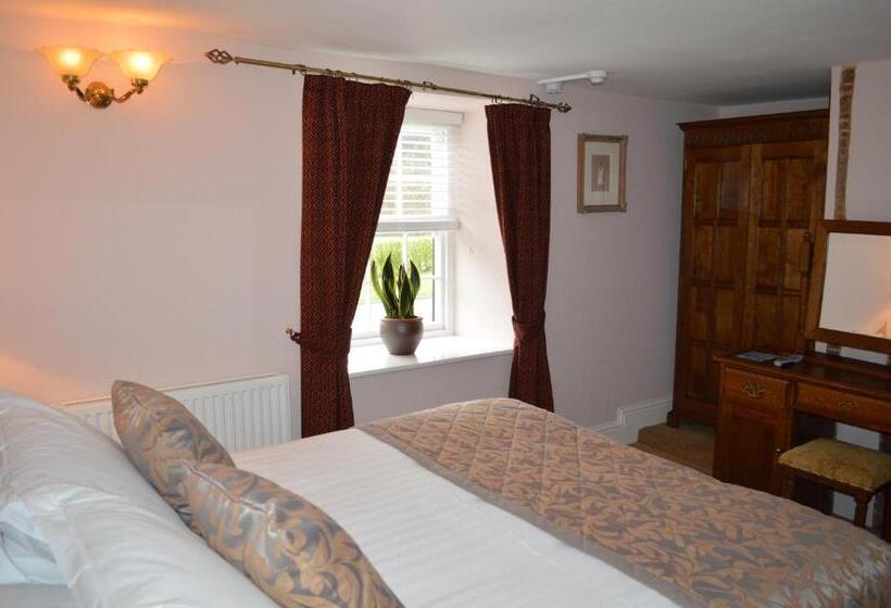 فندق صغير Brigands Inn