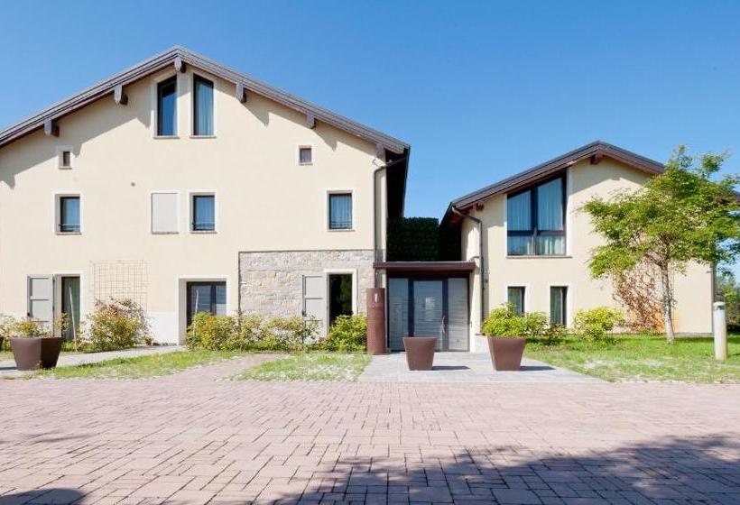 הוסטל Locanda Sant Ambrogio