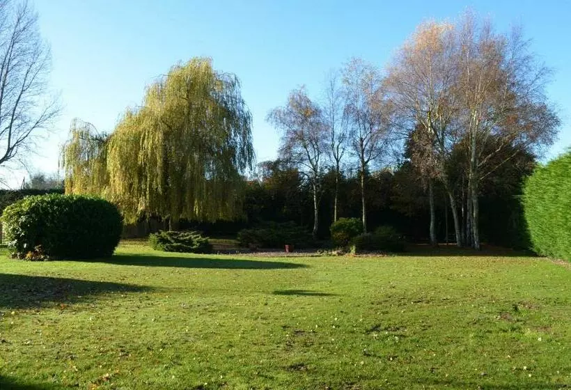 Retkeilymaja The Feathers