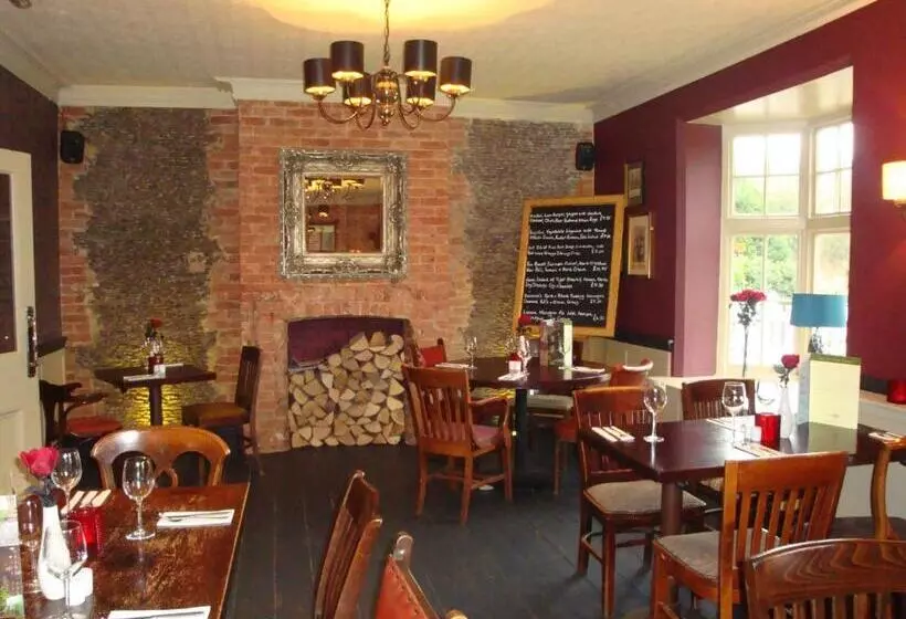 Retkeilymaja The Feathers