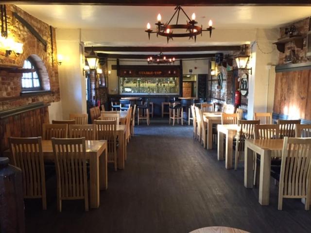 فندق صغير The Feathers