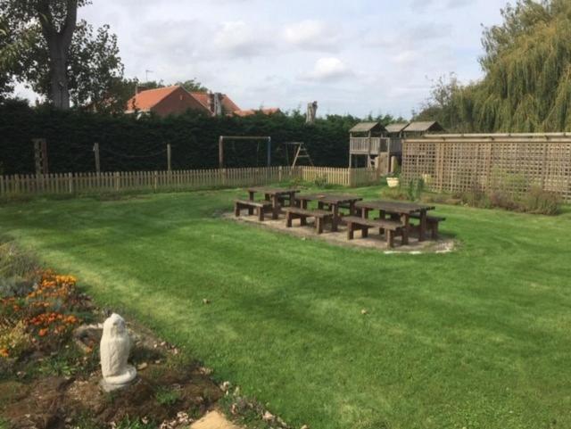 فندق صغير The Feathers