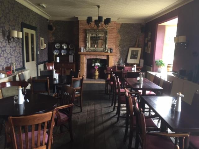 فندق صغير The Feathers