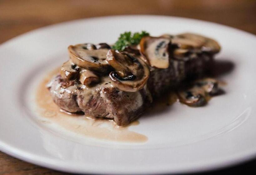 הוסטל The Silverton Inn