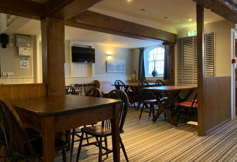 הוסטל The Silverton Inn