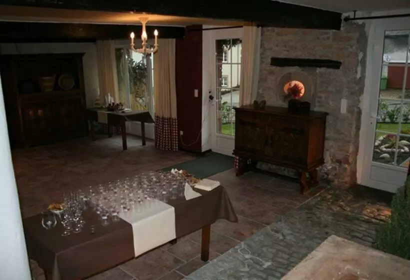 Aamiaismajoitus (B&B) Chambres D'hotes Les Hirondelles