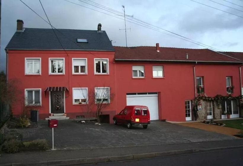 Aamiaismajoitus (B&B) Chambres D'hotes Les Hirondelles