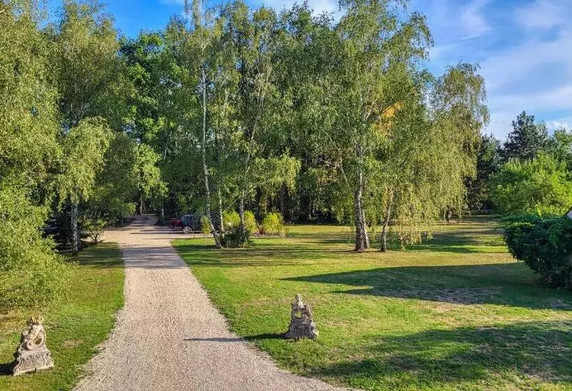 Aamiaismajoitus (B&B) Domaine De La Blonnerie