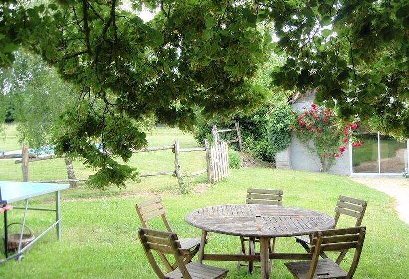 مبيت وإفطار Les Roberderies