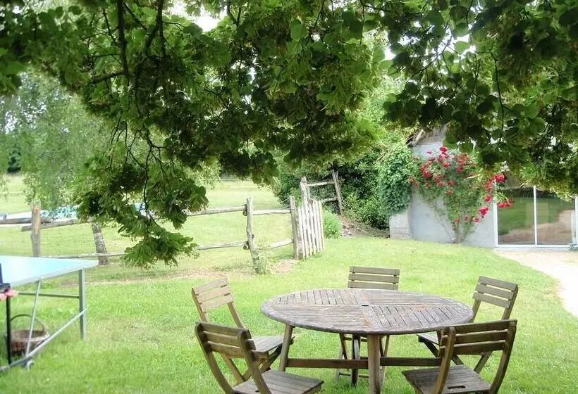 Aamiaismajoitus (B&B) Les Roberderies