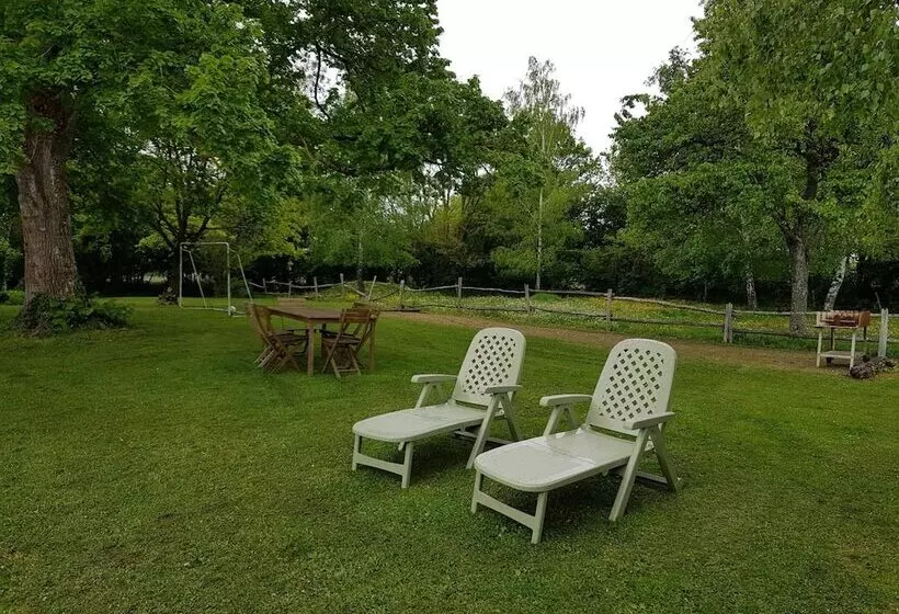 Aamiaismajoitus (B&B) Les Roberderies