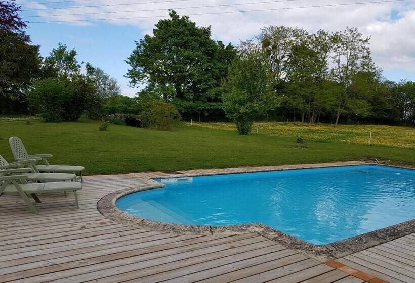 مبيت وإفطار Les Roberderies