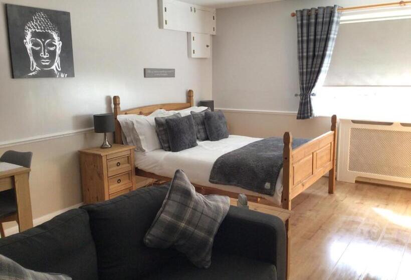 민박 Meerkat Manor