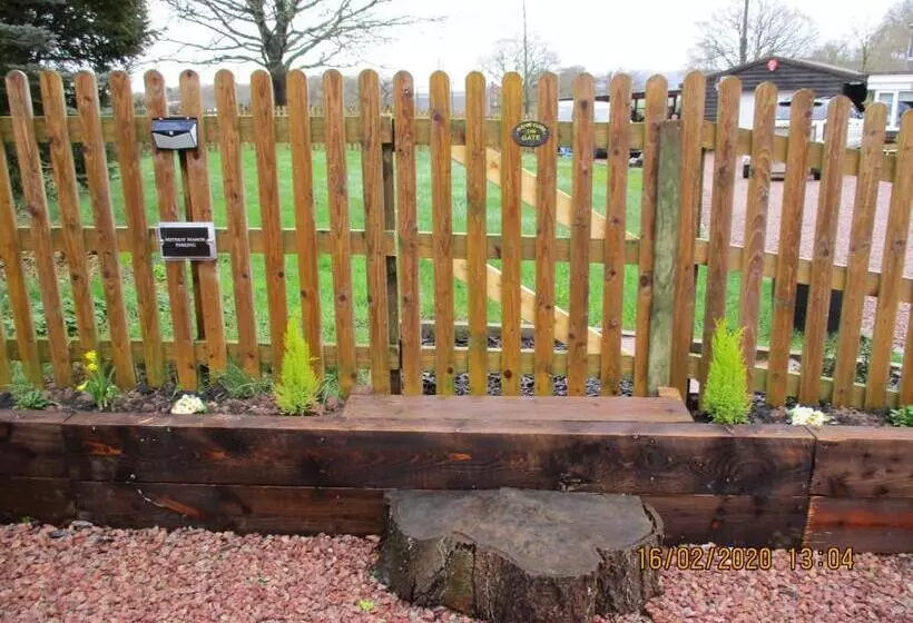 Aamiaismajoitus (B&B) Meerkat Manor