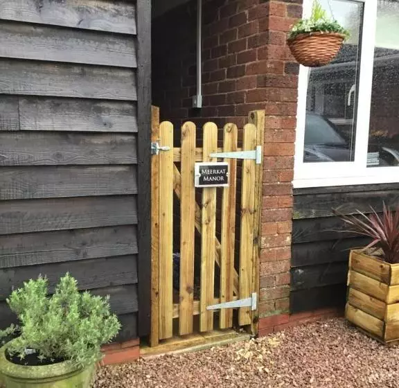 Aamiaismajoitus (B&B) Meerkat Manor