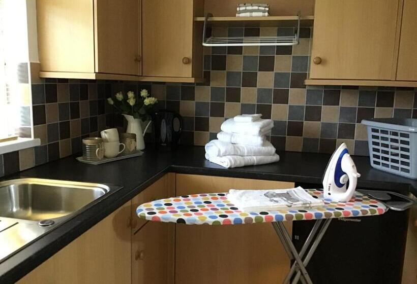 민박 Meerkat Manor