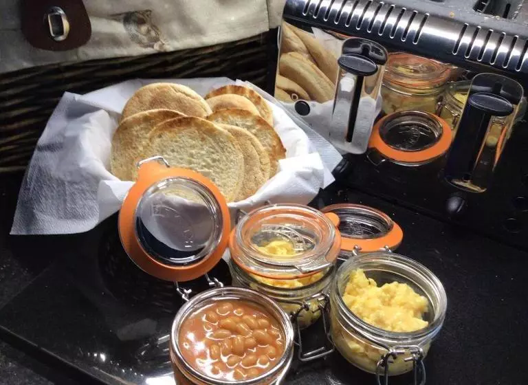 Aamiaismajoitus (B&B) Meerkat Manor