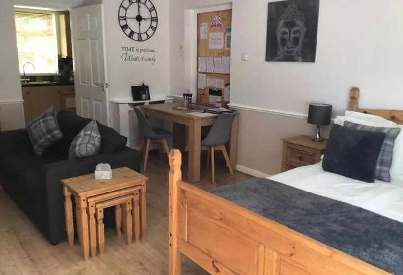 Aamiaismajoitus (B&B) Meerkat Manor