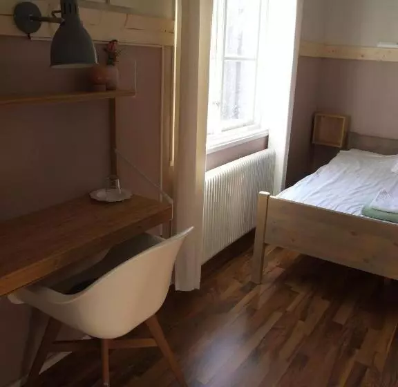 Aamiaismajoitus (B&B) Skålleruds Gård