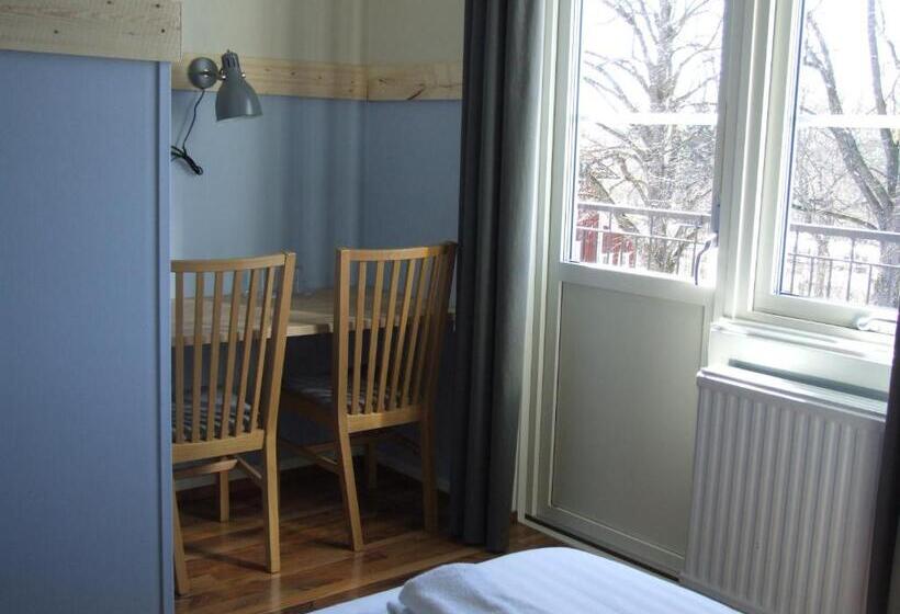 Bed and Breakfast Skålleruds Gård