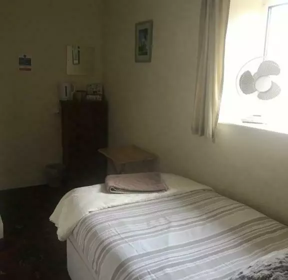 Aamiaismajoitus (B&B) The Penruddocke Arms