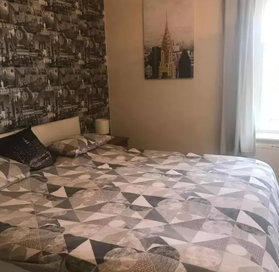 Aamiaismajoitus (B&B) The Penruddocke Arms