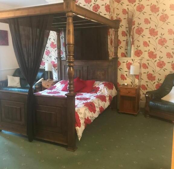 Bed and Breakfast The Penruddocke Arms