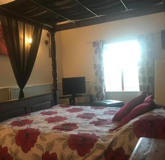 Bed and Breakfast The Penruddocke Arms