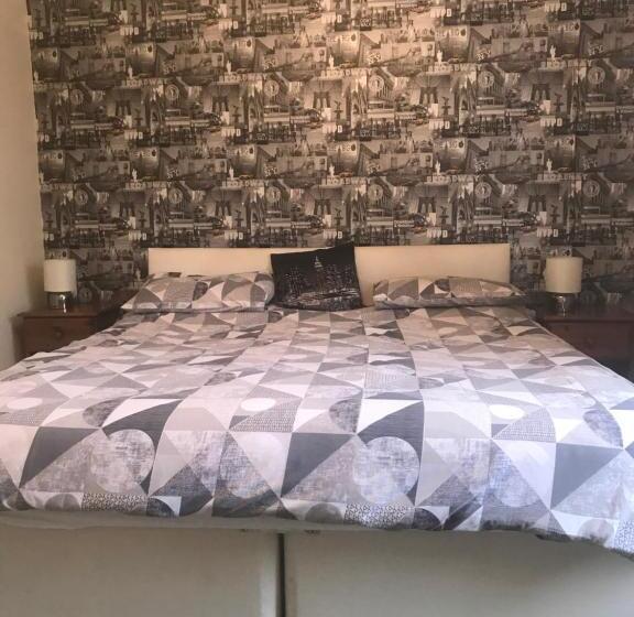 Bed and Breakfast The Penruddocke Arms