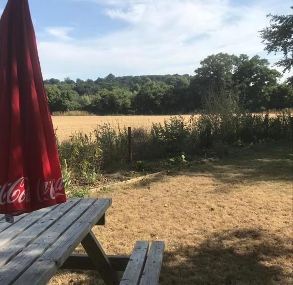 Bed and Breakfast The Penruddocke Arms