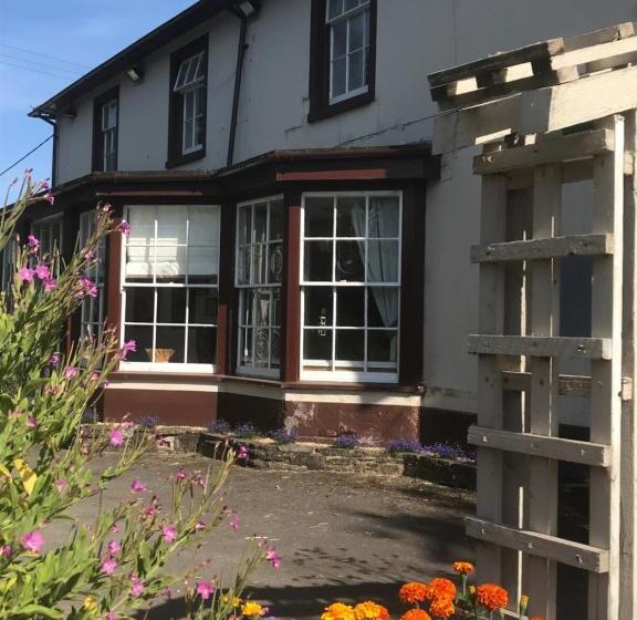 Bed and Breakfast The Penruddocke Arms