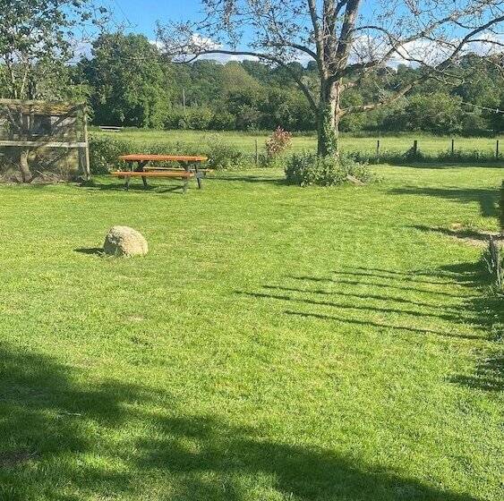 Bed and Breakfast The Penruddocke Arms