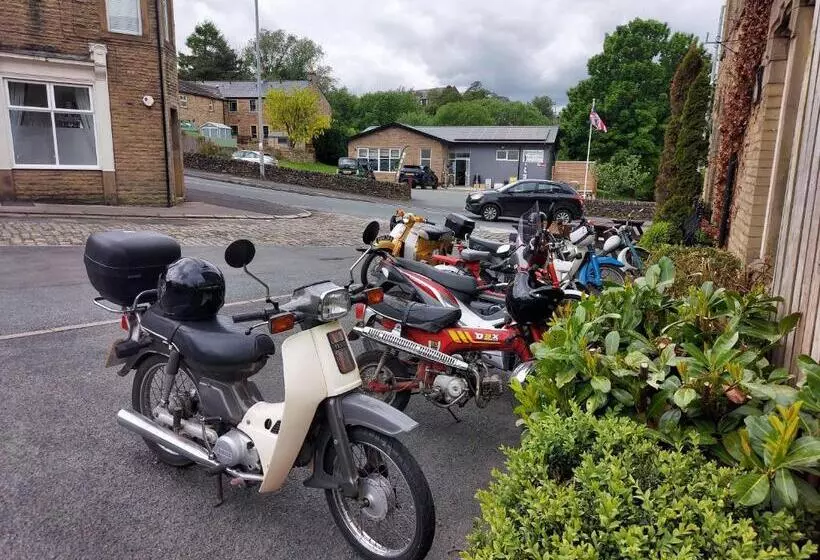 Hotelli Trawden Arms Community Owned Pub