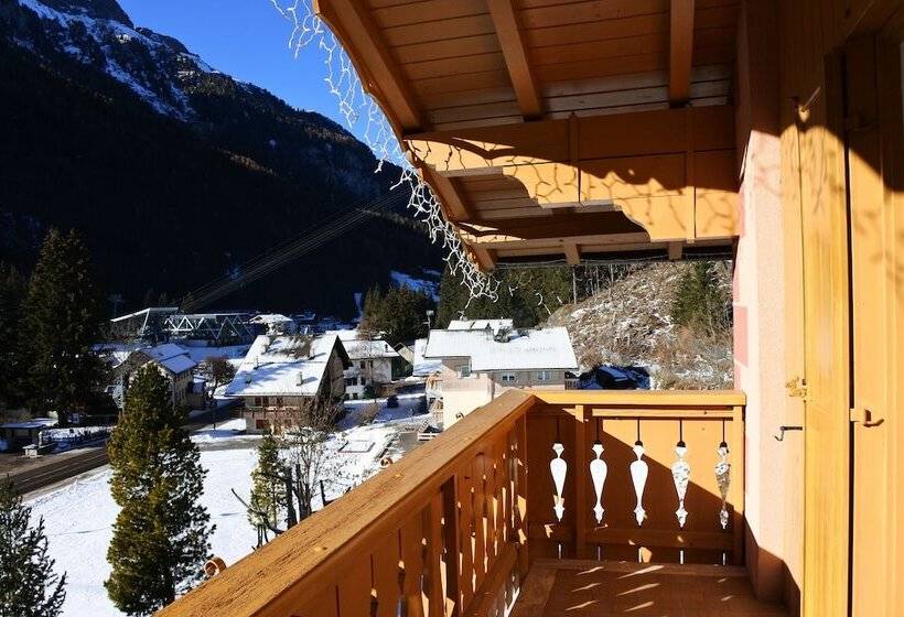 ホテル Villa Clara