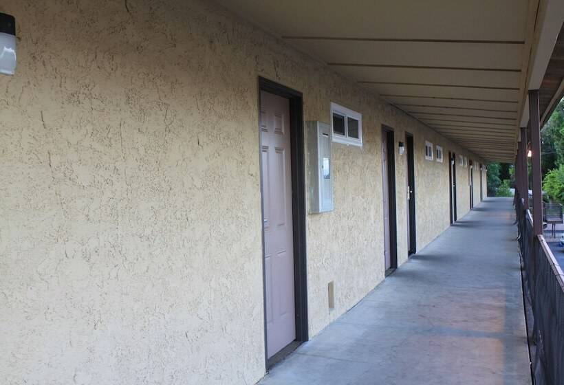 Мотель Menifee Inn