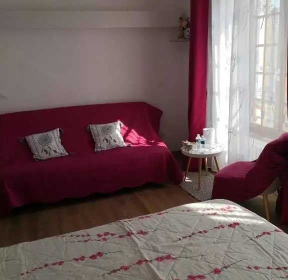 Majatalo La Ruche Cantalienne