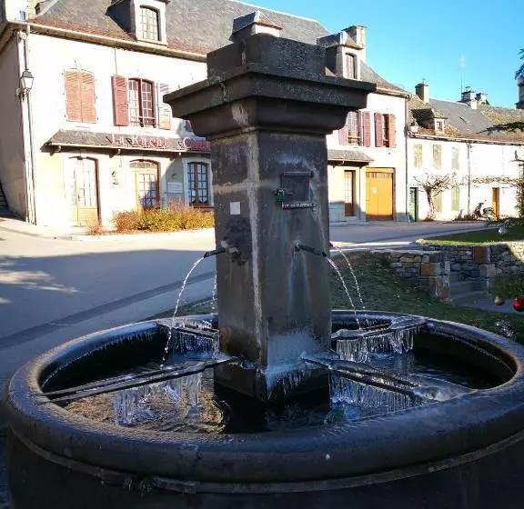 Majatalo La Ruche Cantalienne