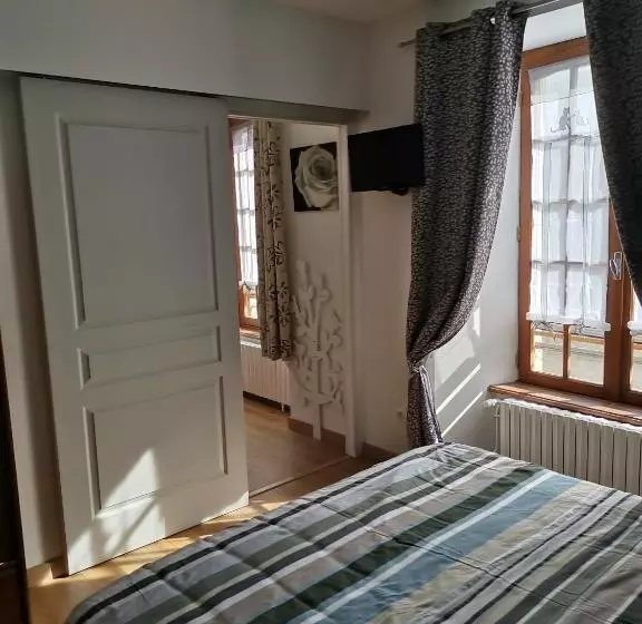 Majatalo La Ruche Cantalienne