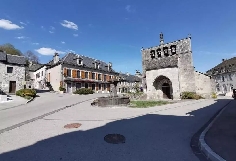 Majatalo La Ruche Cantalienne