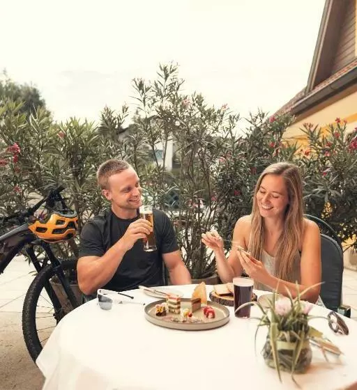 Majatalo Landgasthof Zur Linde Laaben