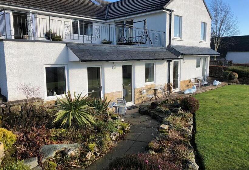 بنسيون The Bungalows Guesthouse