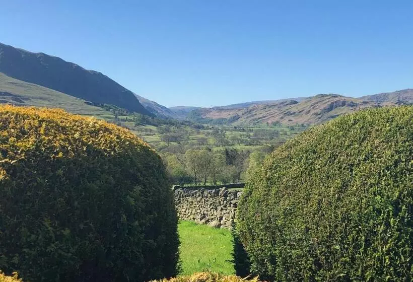 ペンション The Bungalows Guesthouse