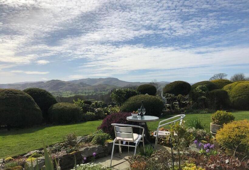 بنسيون The Bungalows Guesthouse