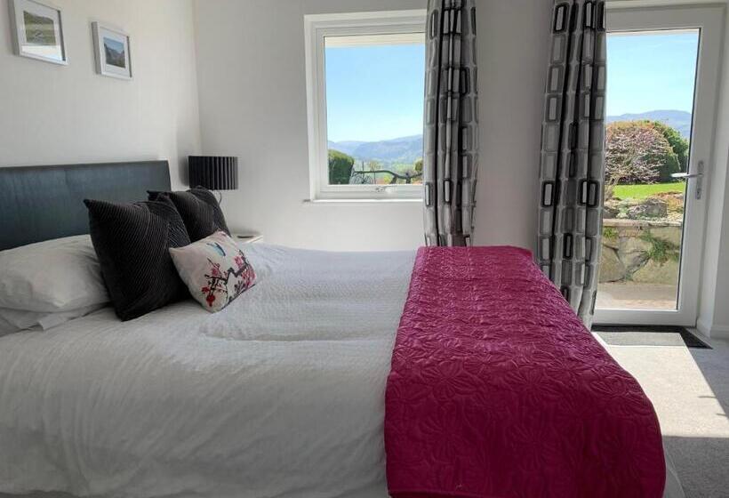 بنسيون The Bungalows Guesthouse