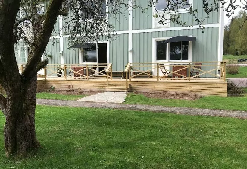 Majatalo The Green House Guesthouse Sunnemo