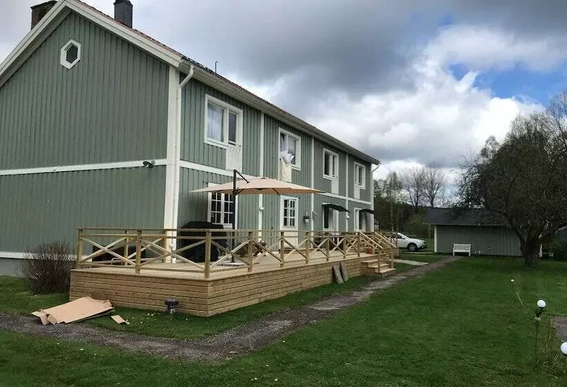 Majatalo The Green House Guesthouse Sunnemo