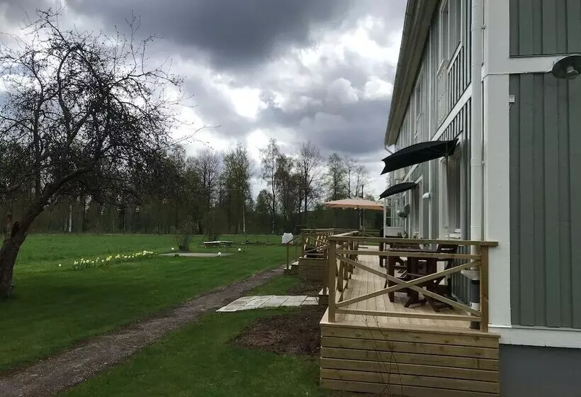 Majatalo The Green House Guesthouse Sunnemo