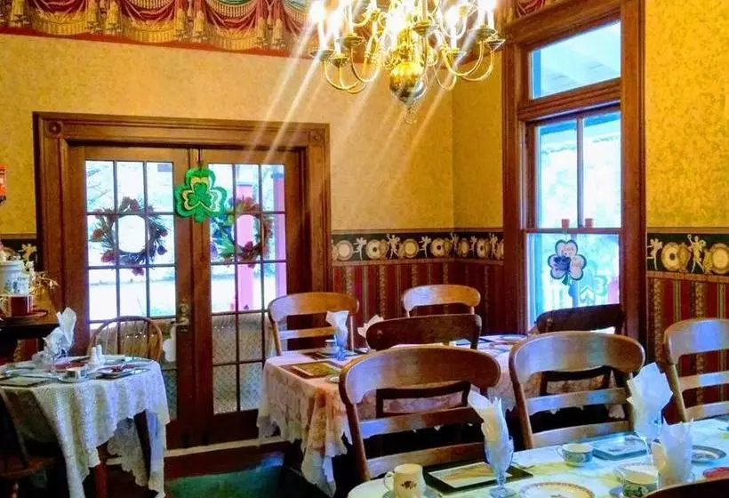 Shamrock Thistle & Crown B&b