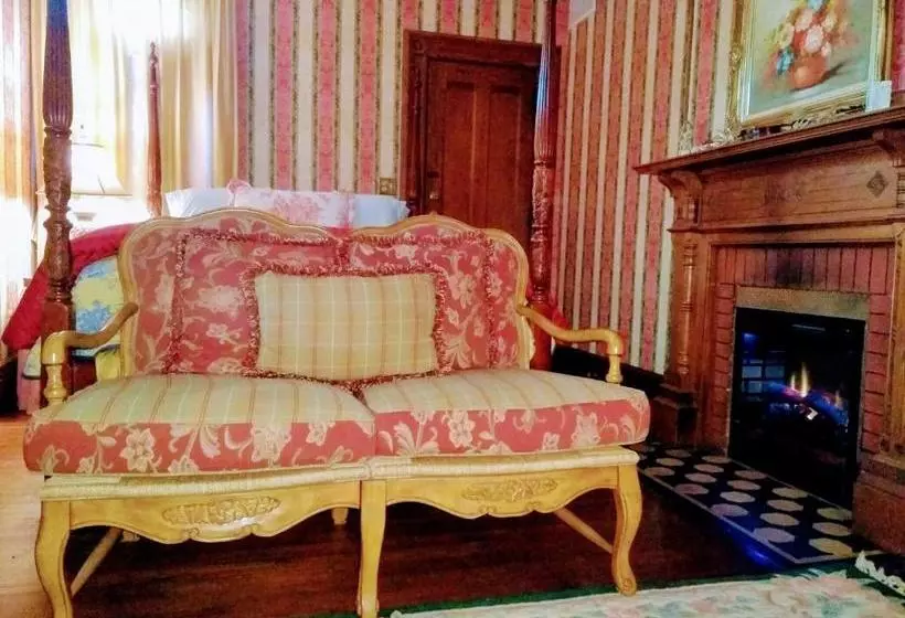 Shamrock Thistle & Crown B&b